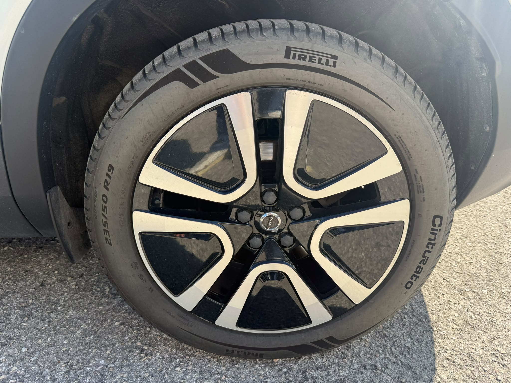 Volvo XC40 — foto 13