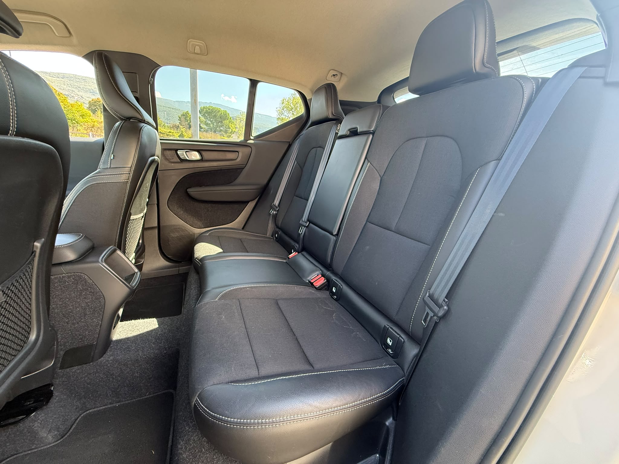 Volvo XC40 — foto 10