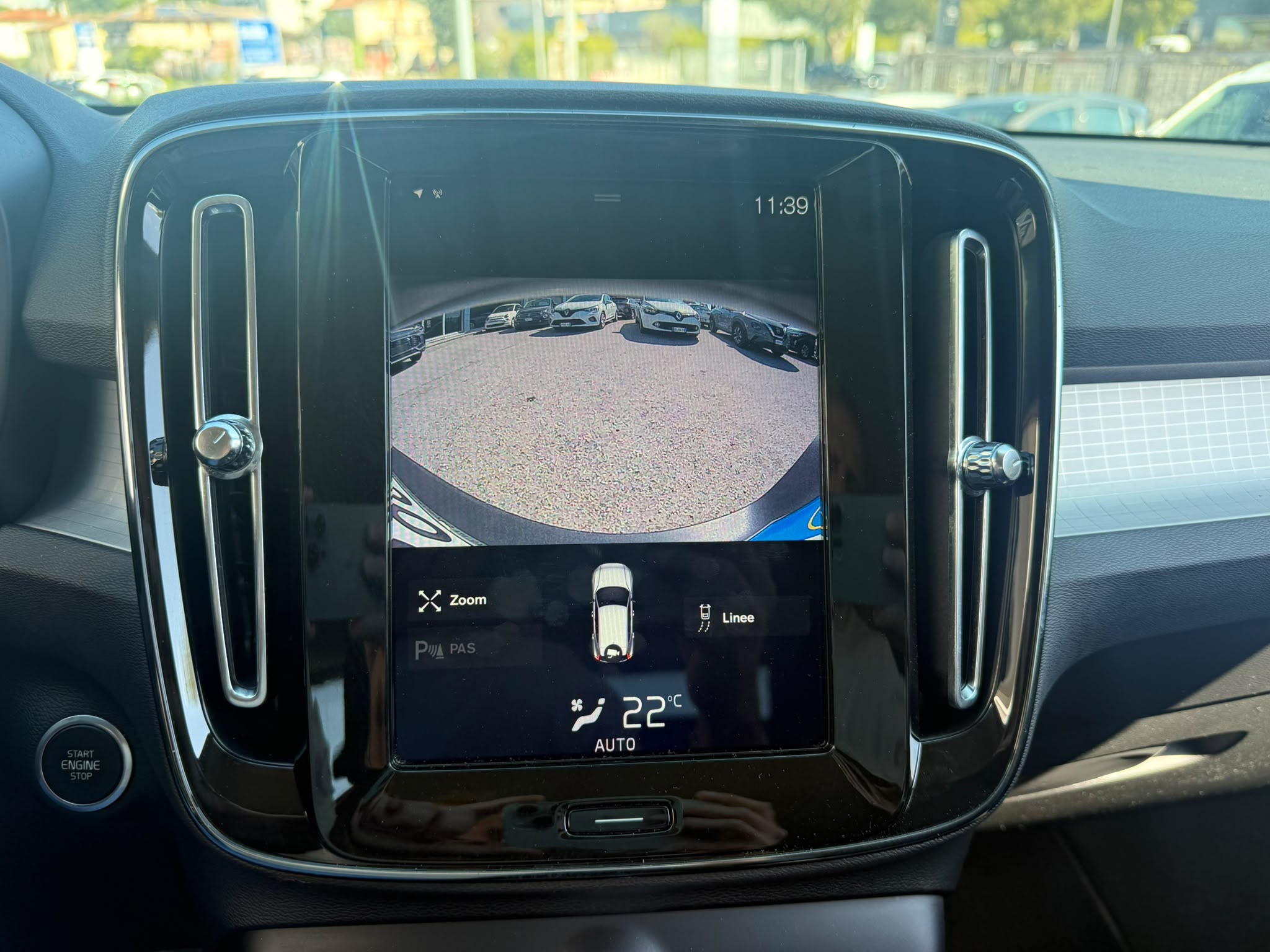 Volvo XC40 — foto 7