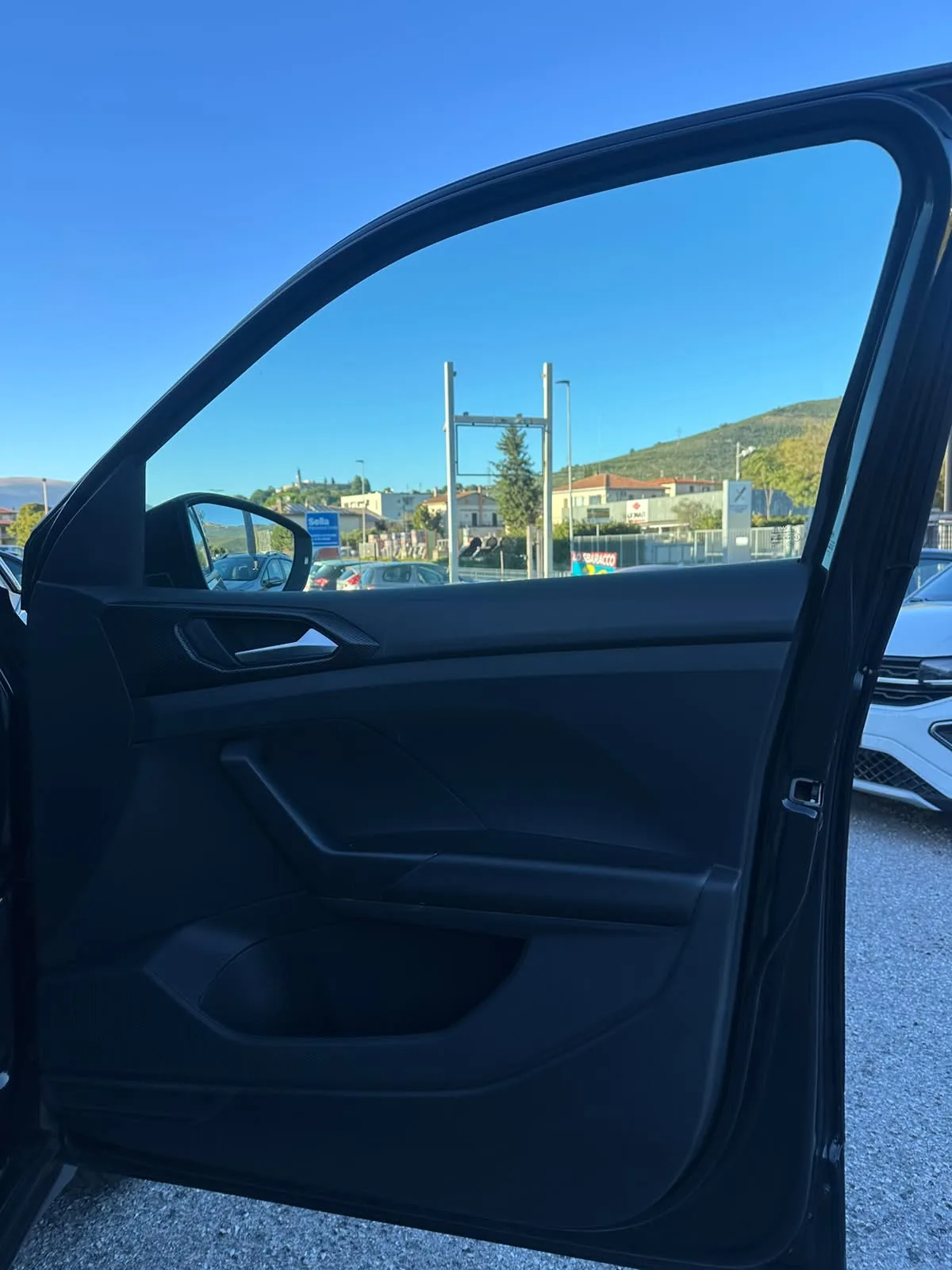 VOLKSWAGEN T-CROSS — foto 10