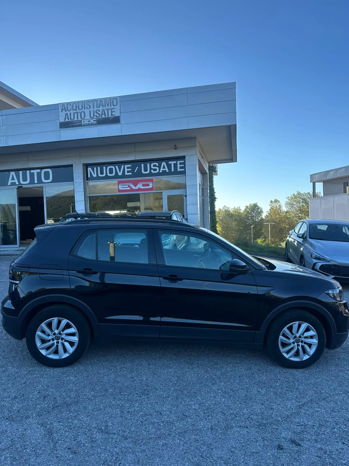 VOLKSWAGEN T-CROSS — foto 2