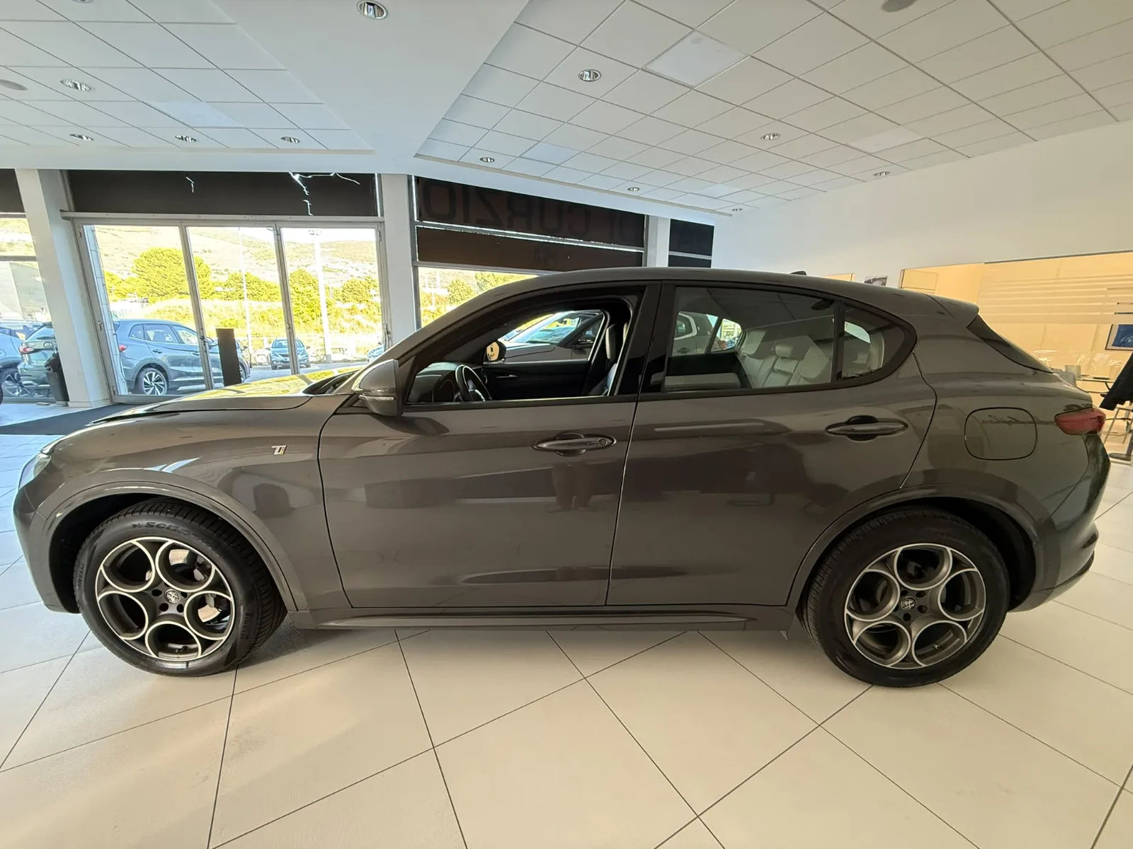 ALFA ROMEO STELVIO — foto 3