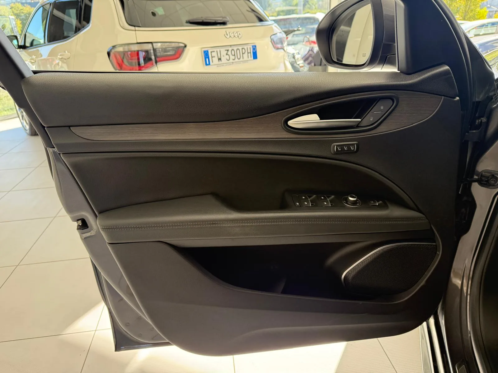 ALFA ROMEO STELVIO — foto 9
