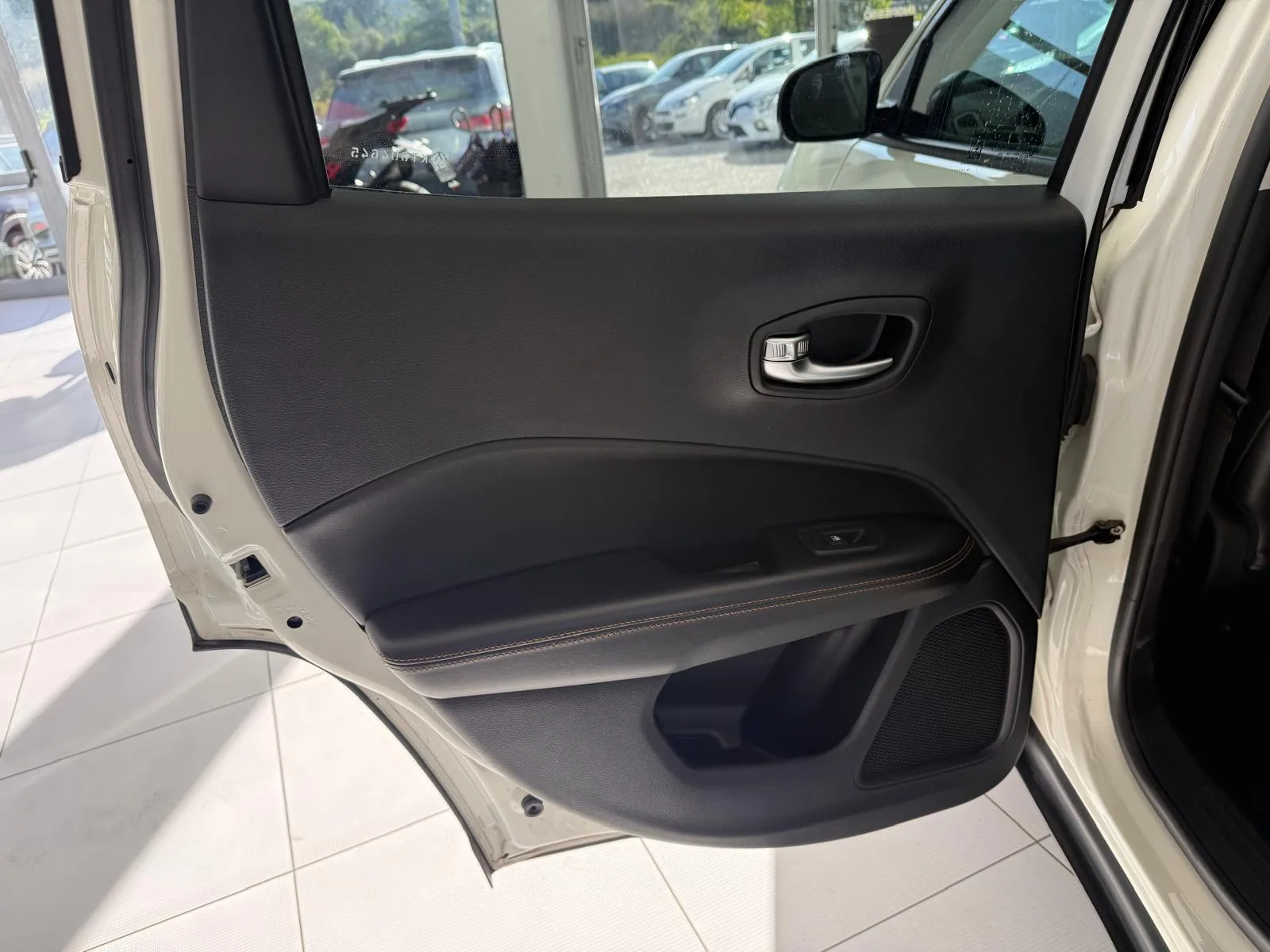 JEEP COMPASS 1.6 LIMITED — foto 10