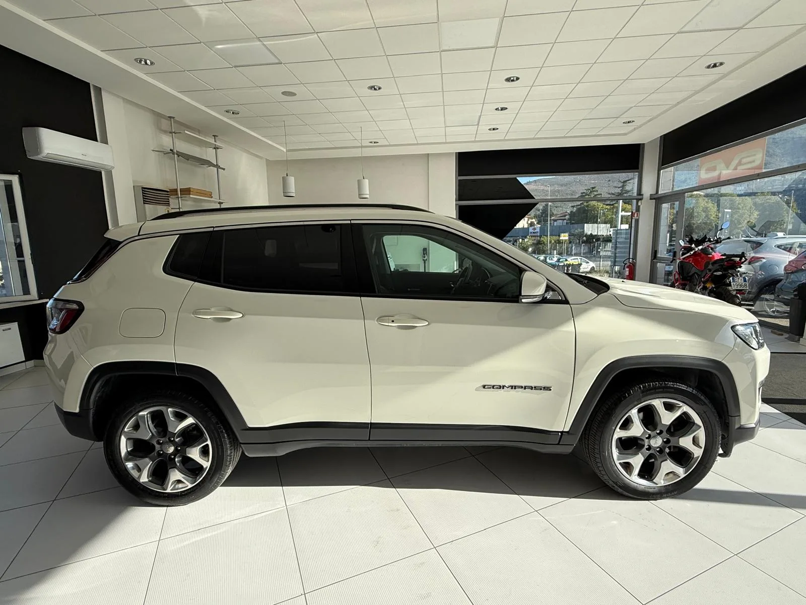 JEEP COMPASS 1.6 LIMITED — foto 2