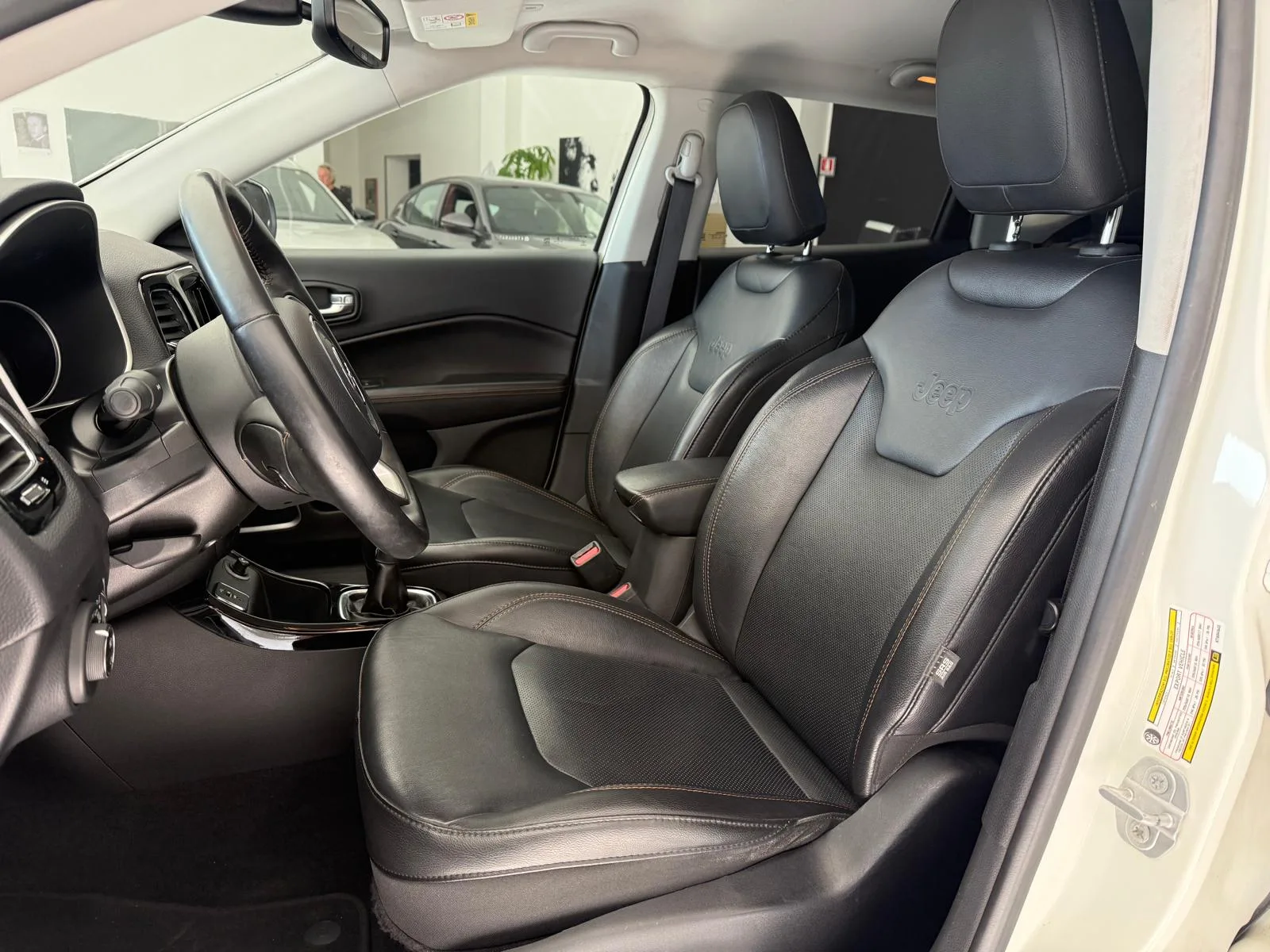 JEEP COMPASS 1.6 LIMITED — foto 8