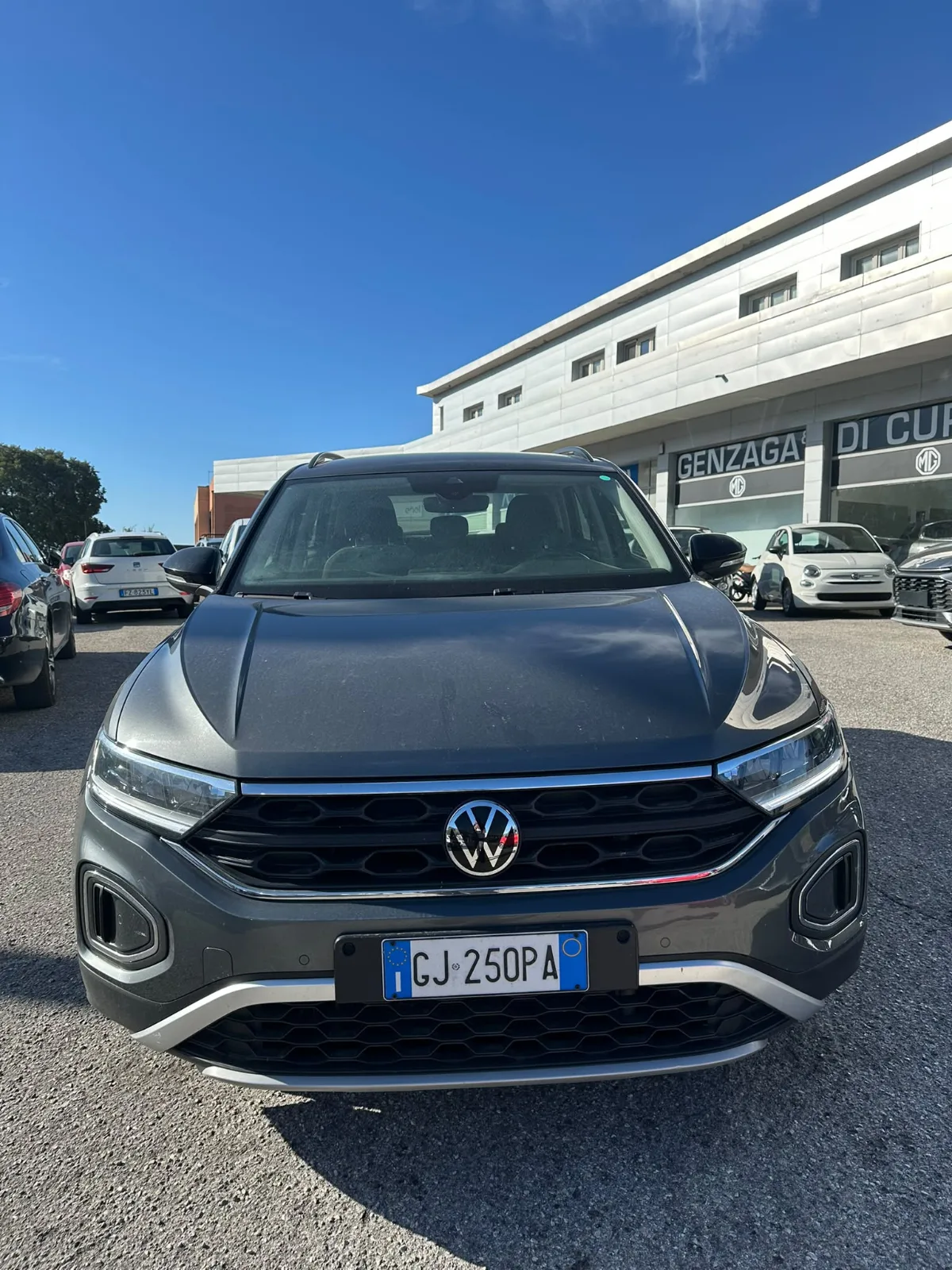 VOLKSWAGEN T-ROCK
