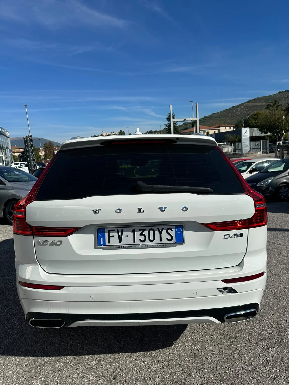 VOLVO XC60 — foto 4