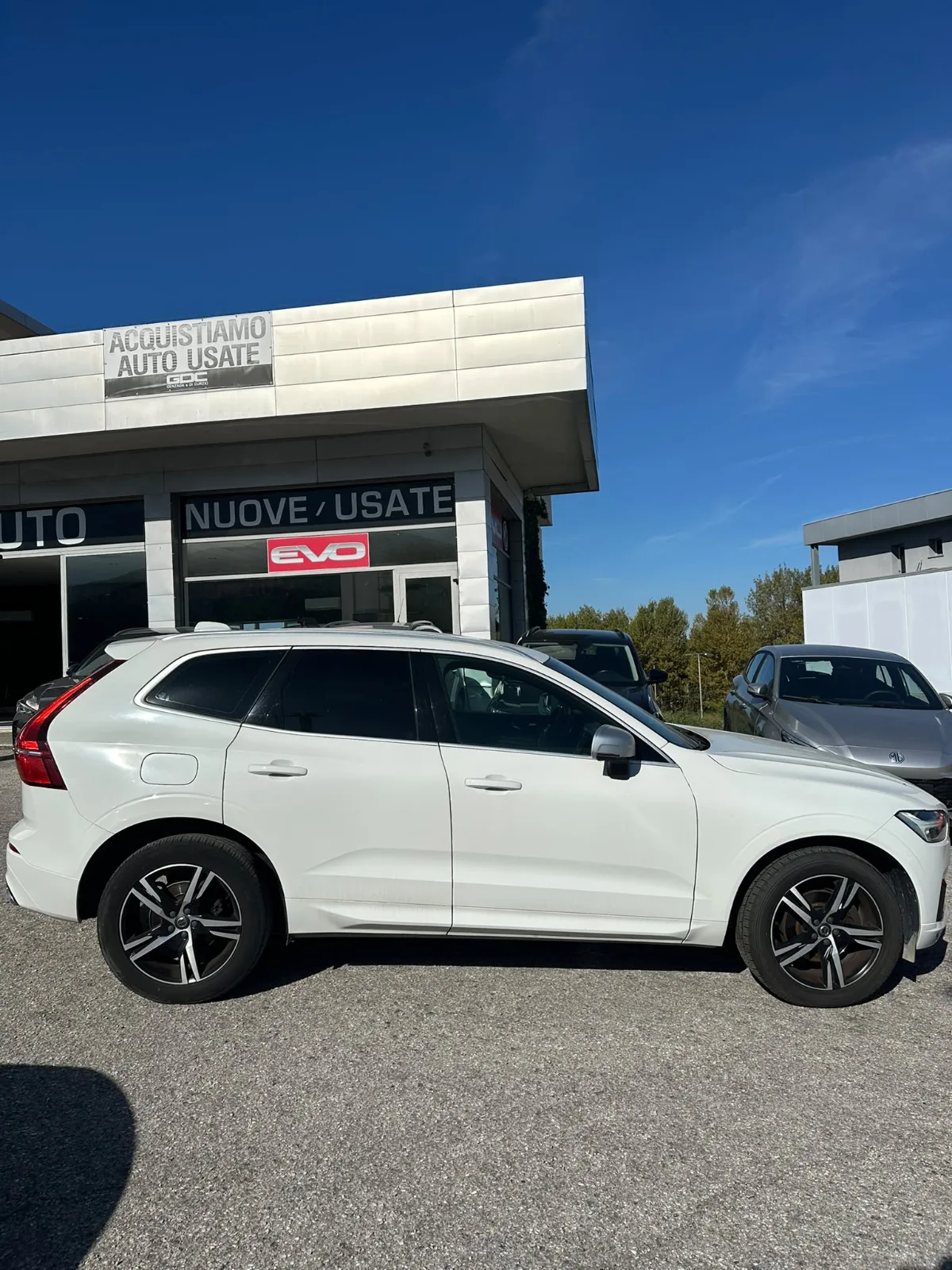 VOLVO XC60 — foto 2