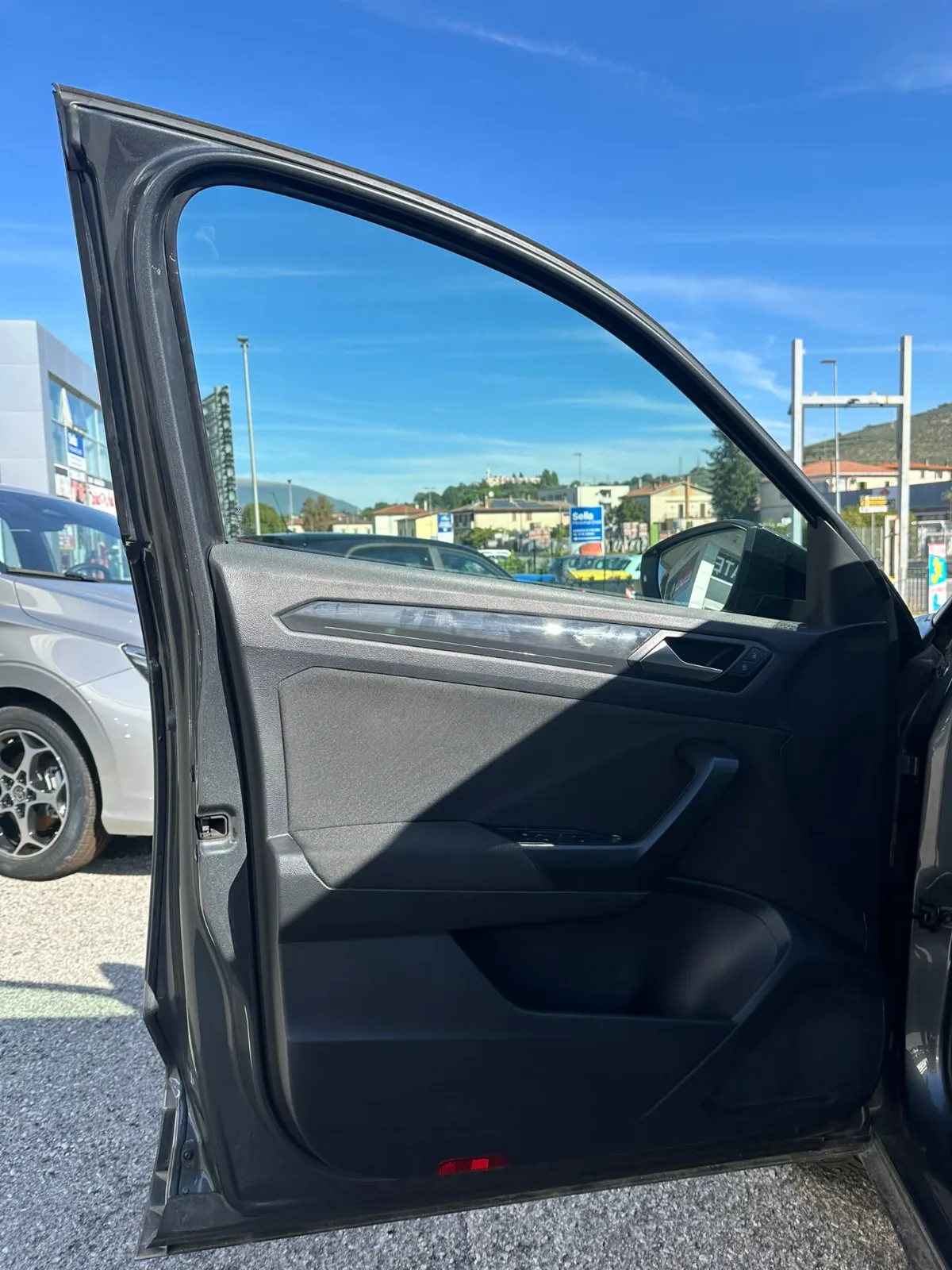 VOLKSWAGEN T-ROCK 1.6 — foto 8