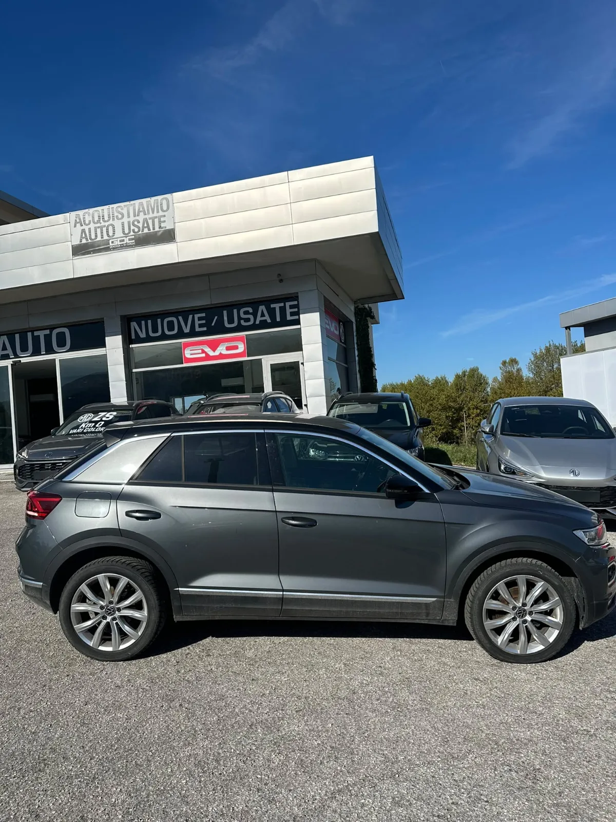 VOLKSWAGEN T-ROCK 1.6 — foto 2