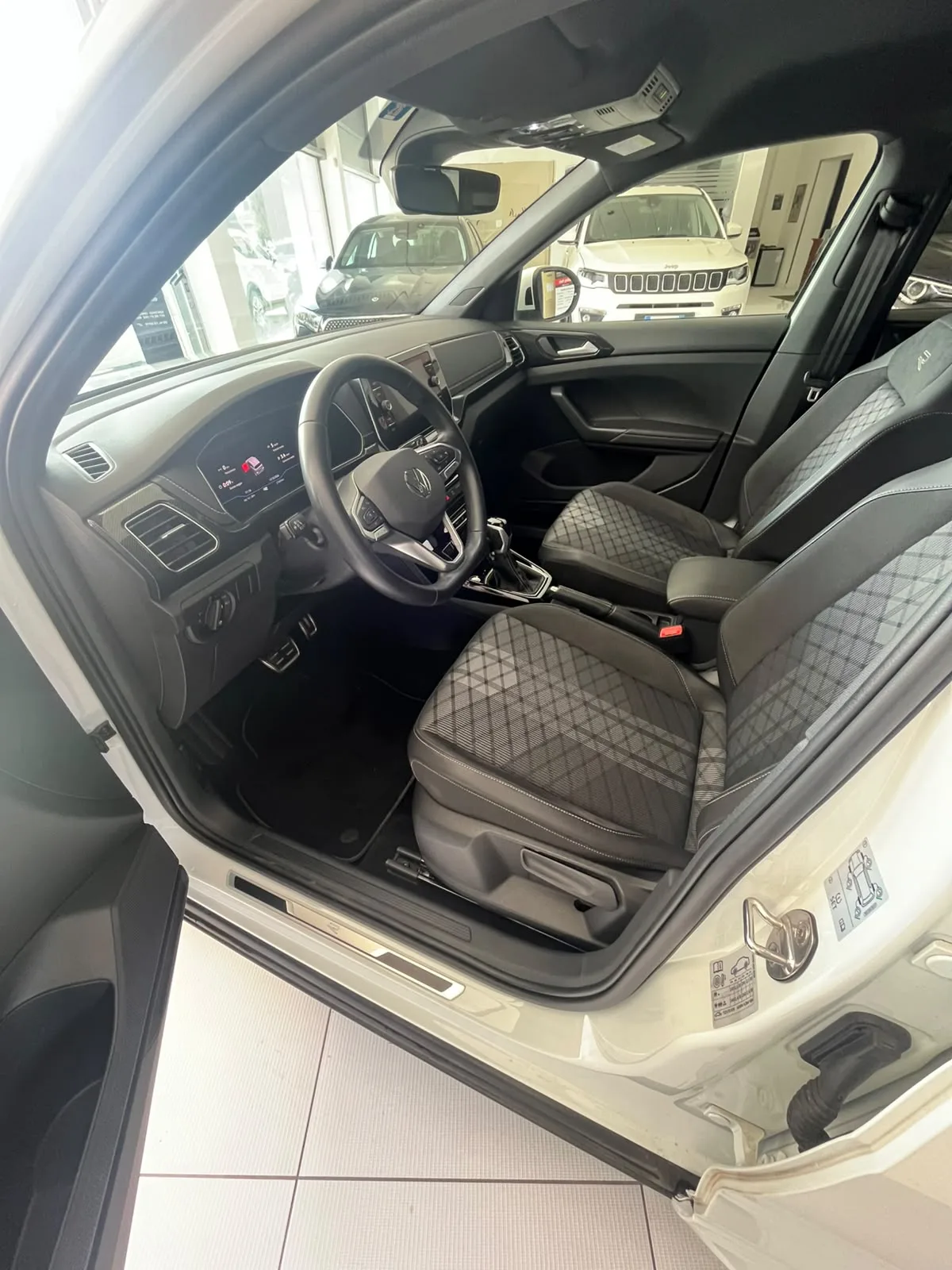 VOLKSWAGEN T-CROSS — foto 7