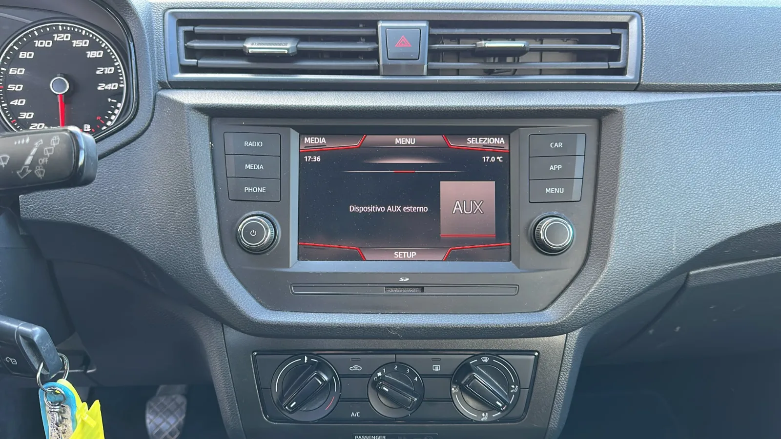 SEAT IBIZA — foto 7