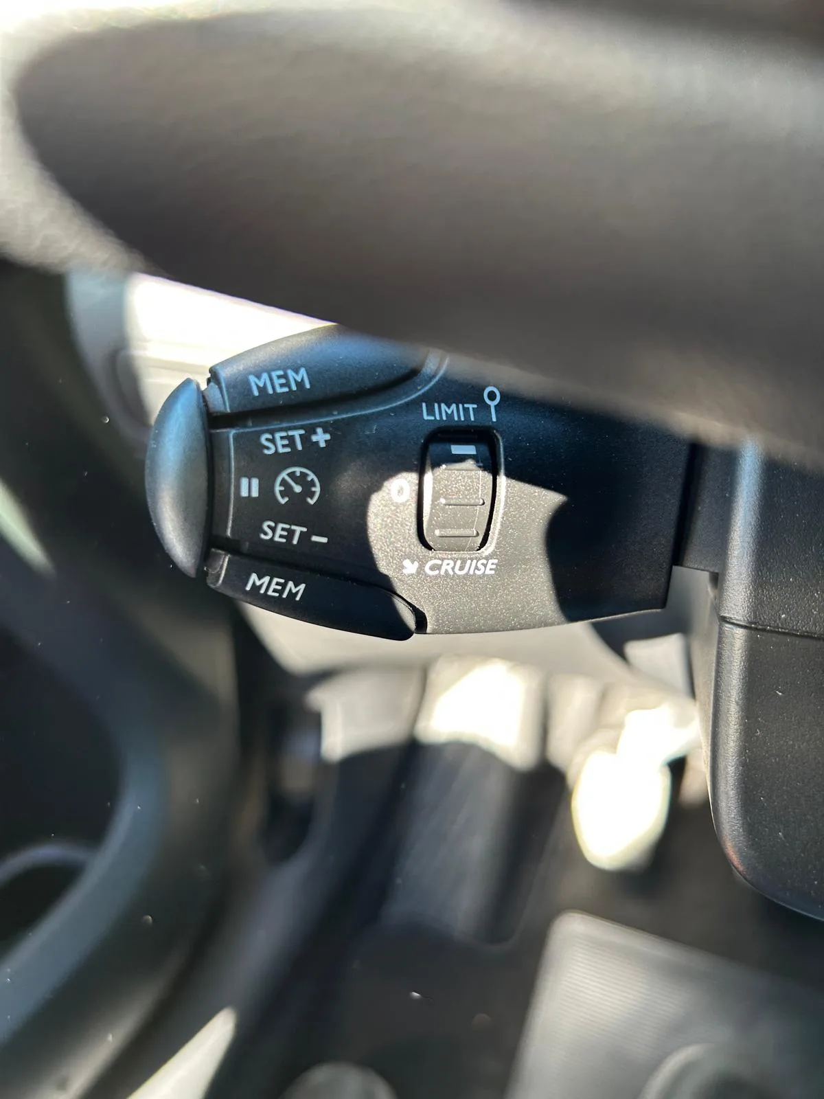 CITROEN C3 AIRCROSS BLUEHDI 100 SHINE — foto 17
