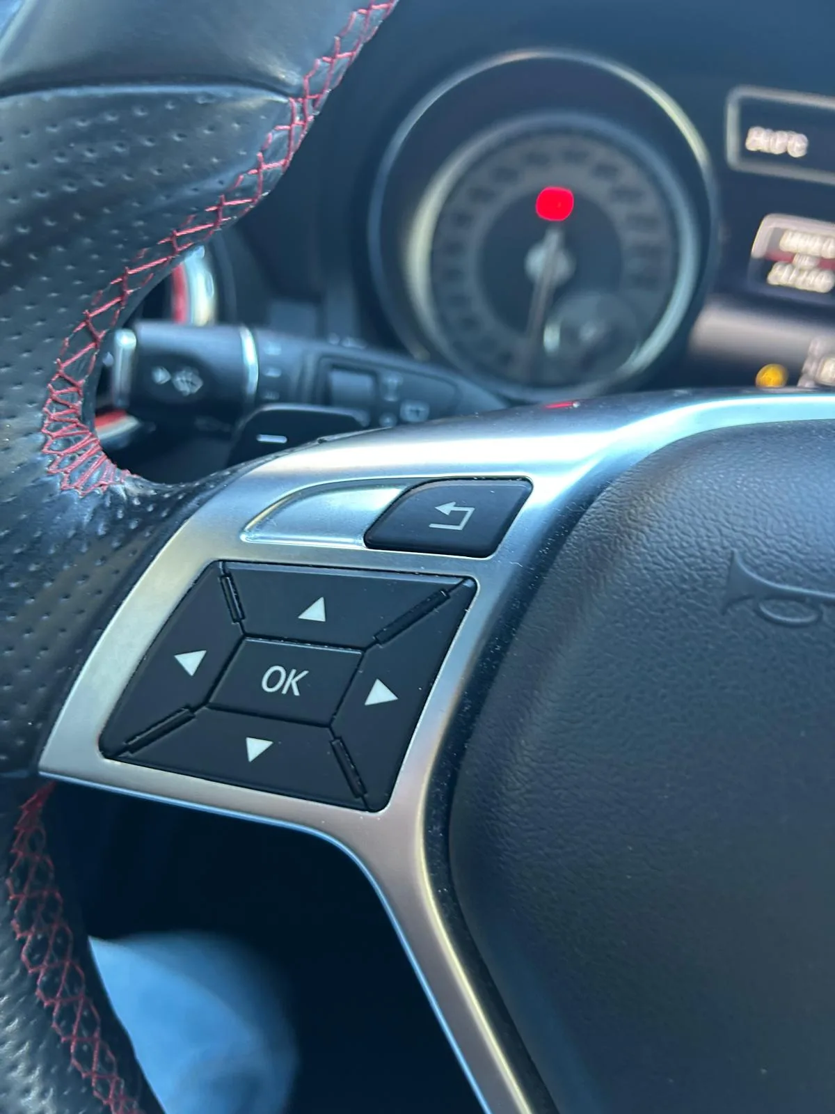 MERCEDES BENZ GLA 200 — foto 12