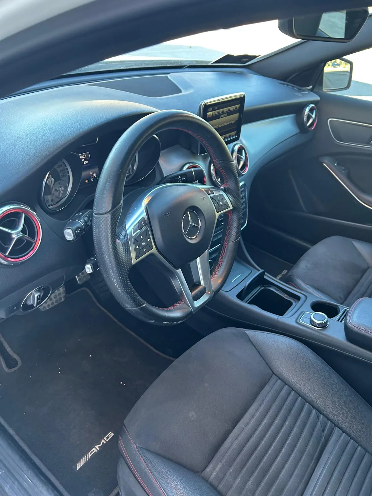 MERCEDES BENZ GLA 200 — foto 9