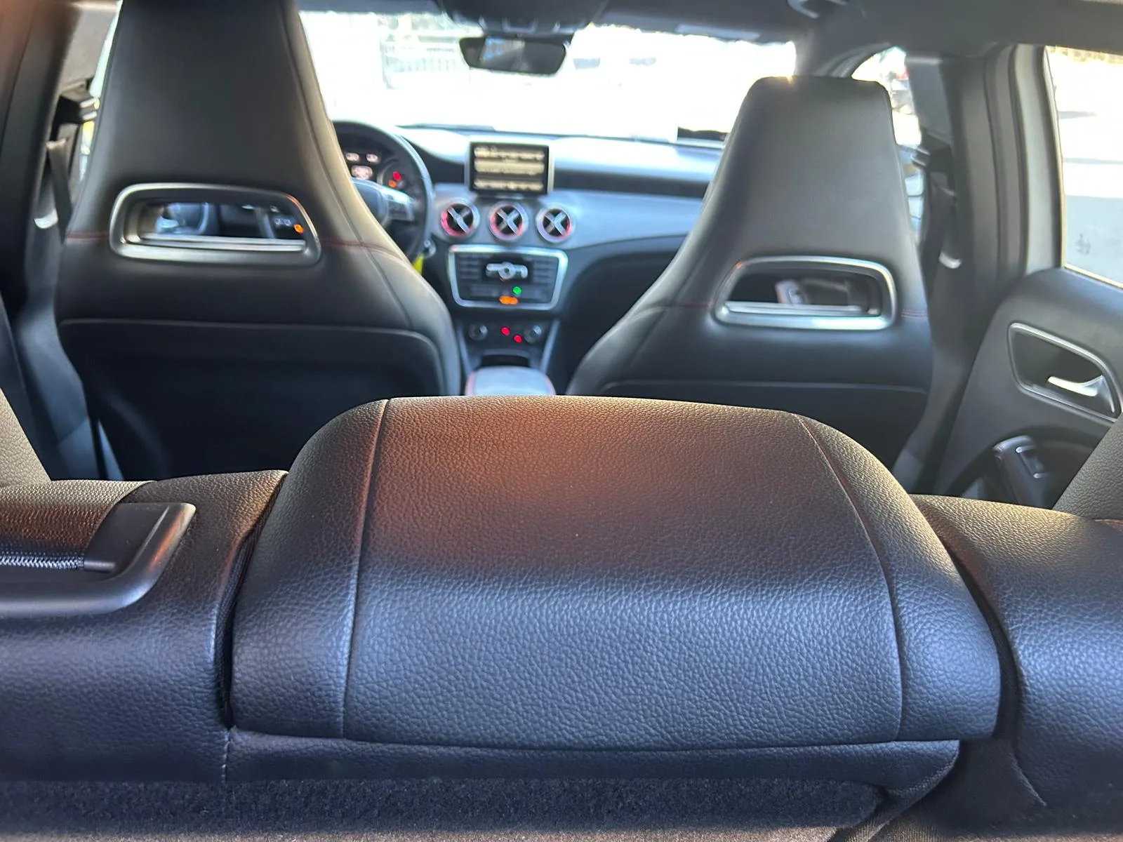 MERCEDES BENZ GLA 200 — foto 6