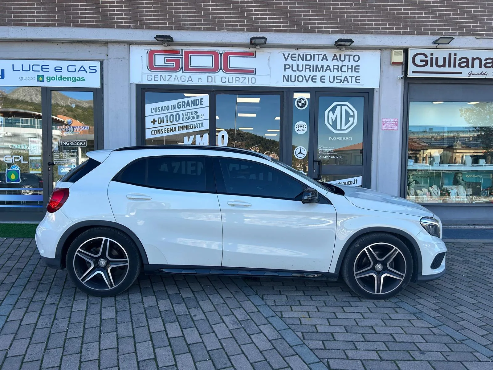 MERCEDES BENZ GLA 200 — foto 2