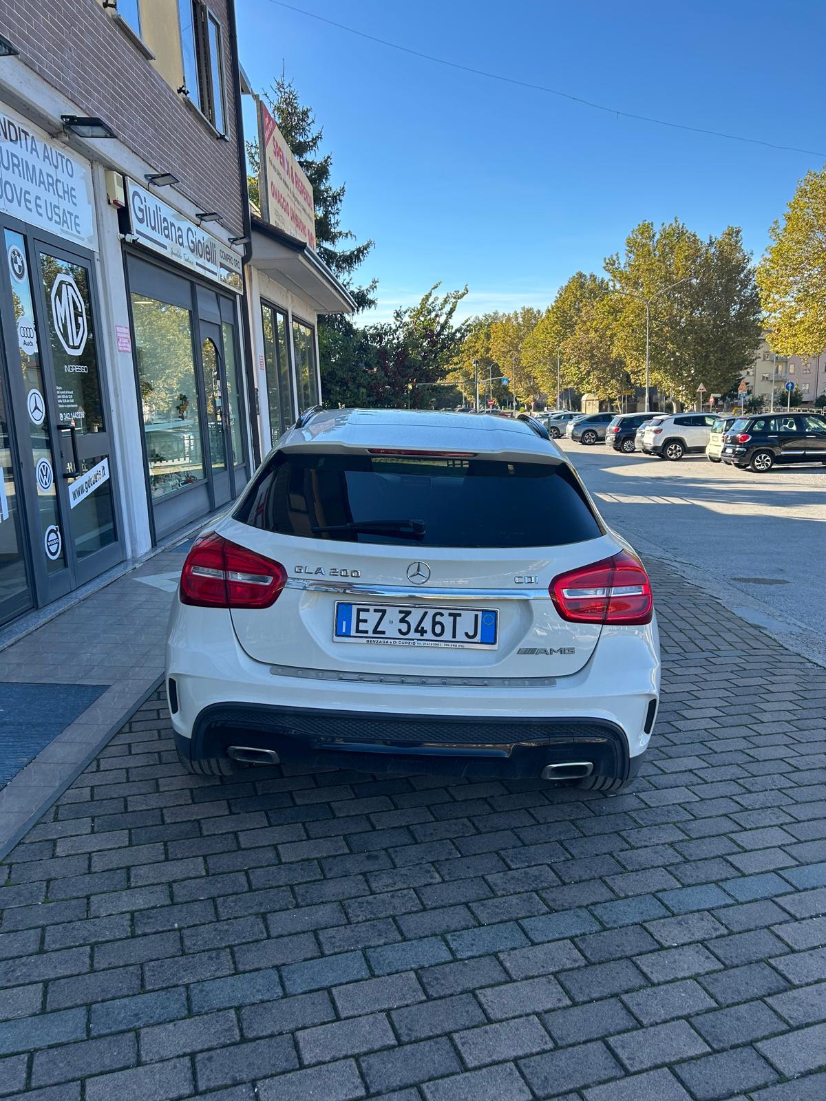 MERCEDES BENZ GLA 200 — foto 3