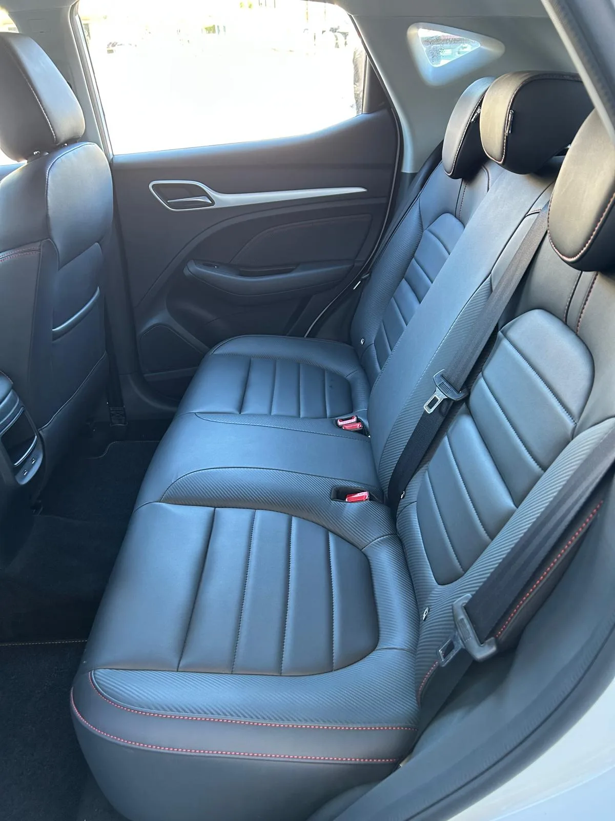 MG ZS 1.5 BENZINA LUXORY — foto 15