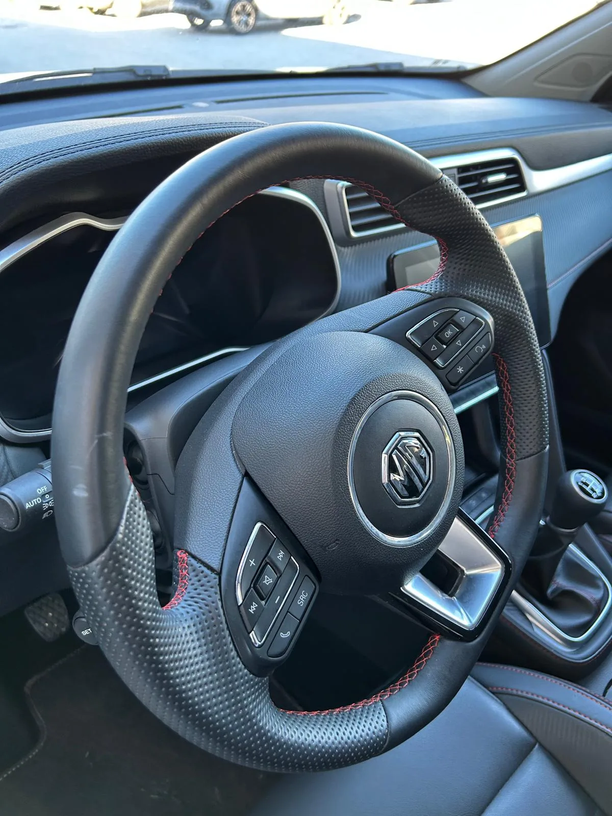 MG ZS 1.5 BENZINA LUXORY — foto 8