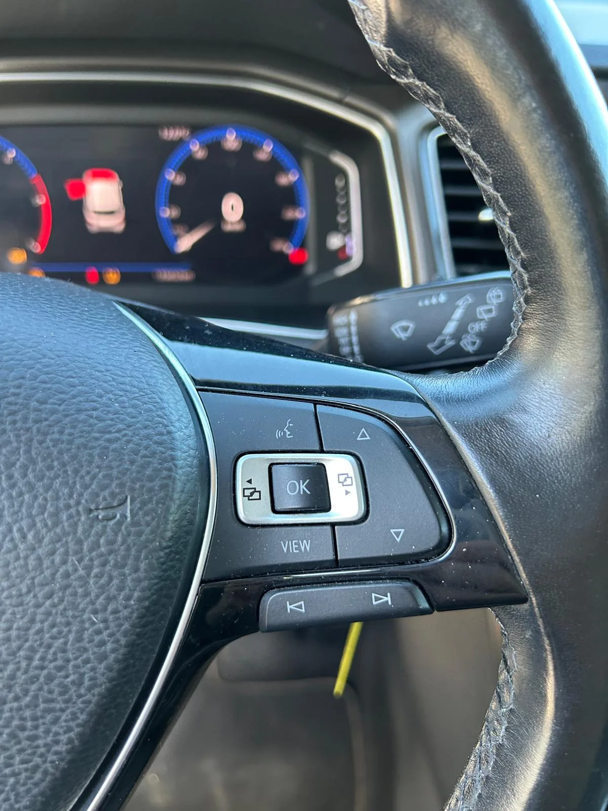 VOLKSWAGEN T-ROC 1.6 TDS — foto 10
