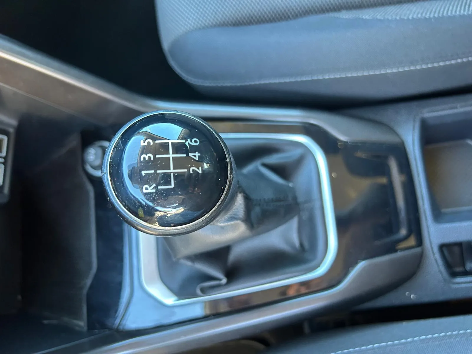 VOLKSWAGEN T-ROC 1.6 TDS — foto 13